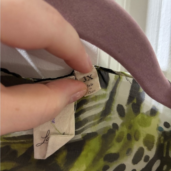 Vibrant Green and Black Patterned Kimono - Picture 3 of 4